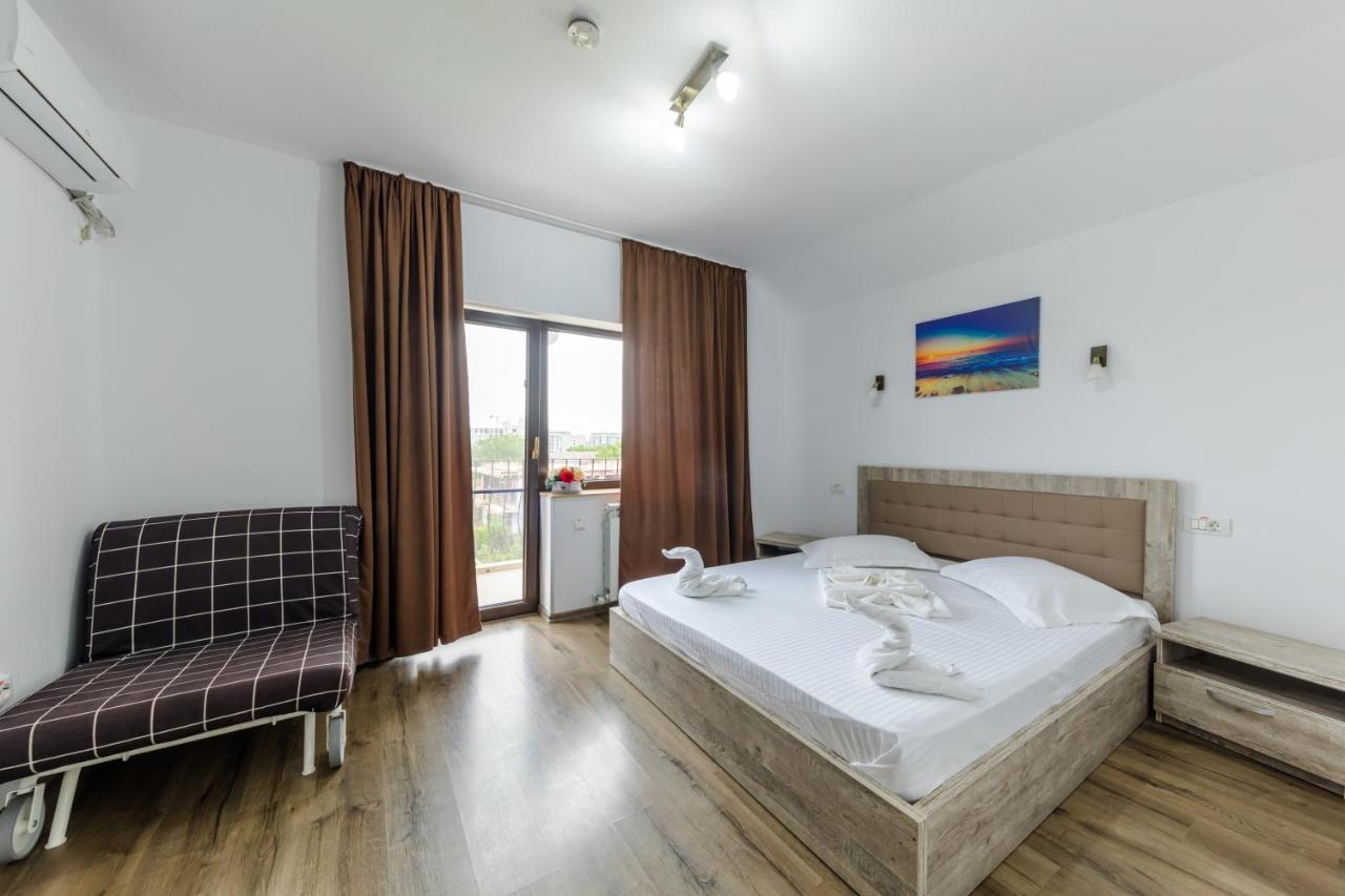 Vila Yna Năvodari Exteriör bild