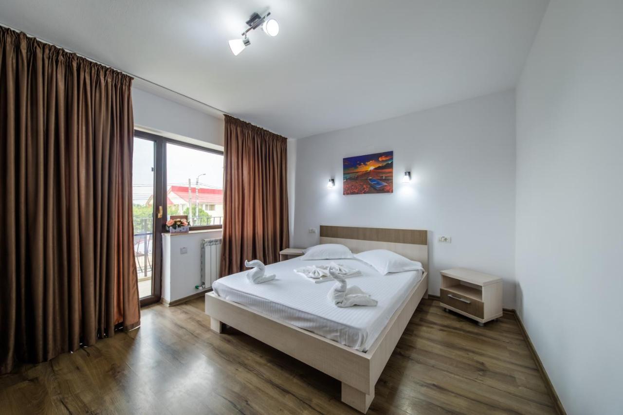 Vila Yna Năvodari Exteriör bild