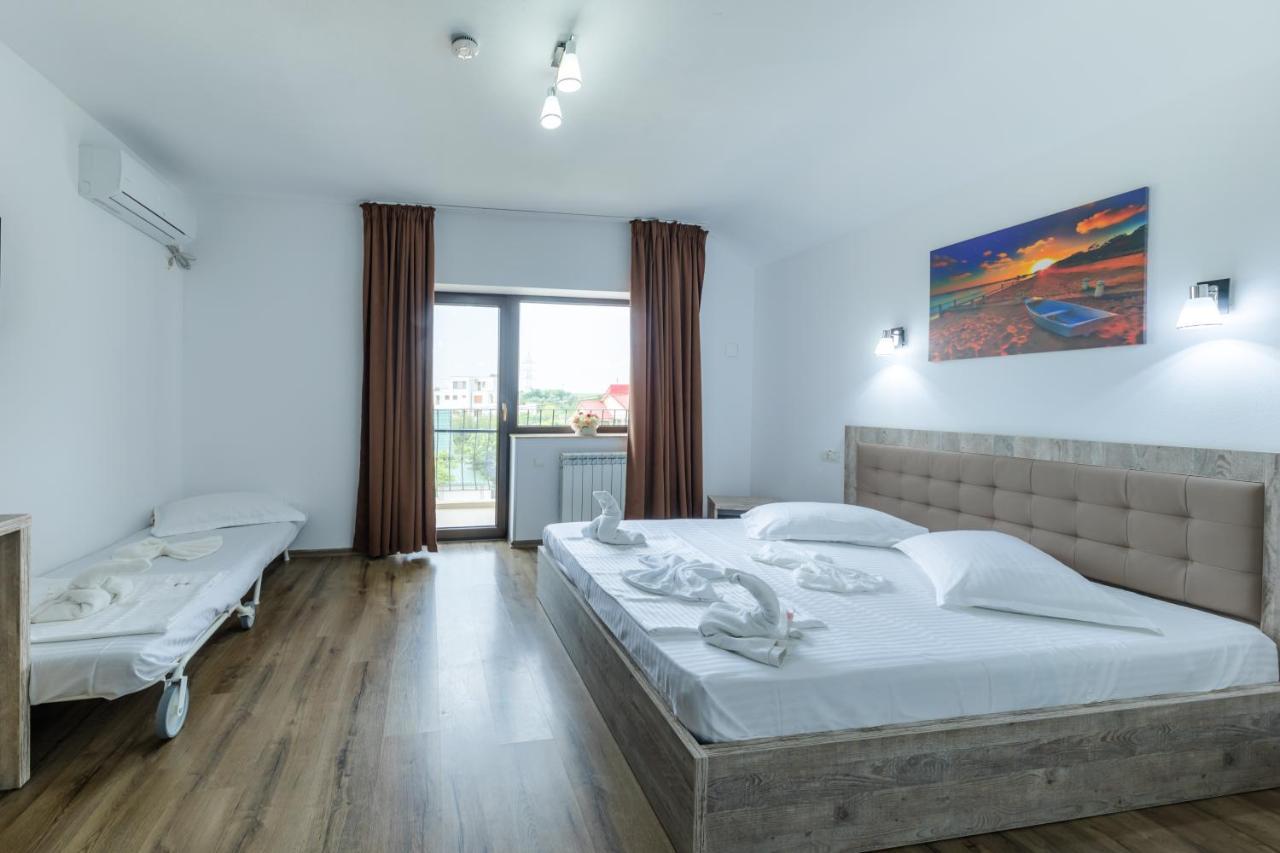 Vila Yna Năvodari Exteriör bild