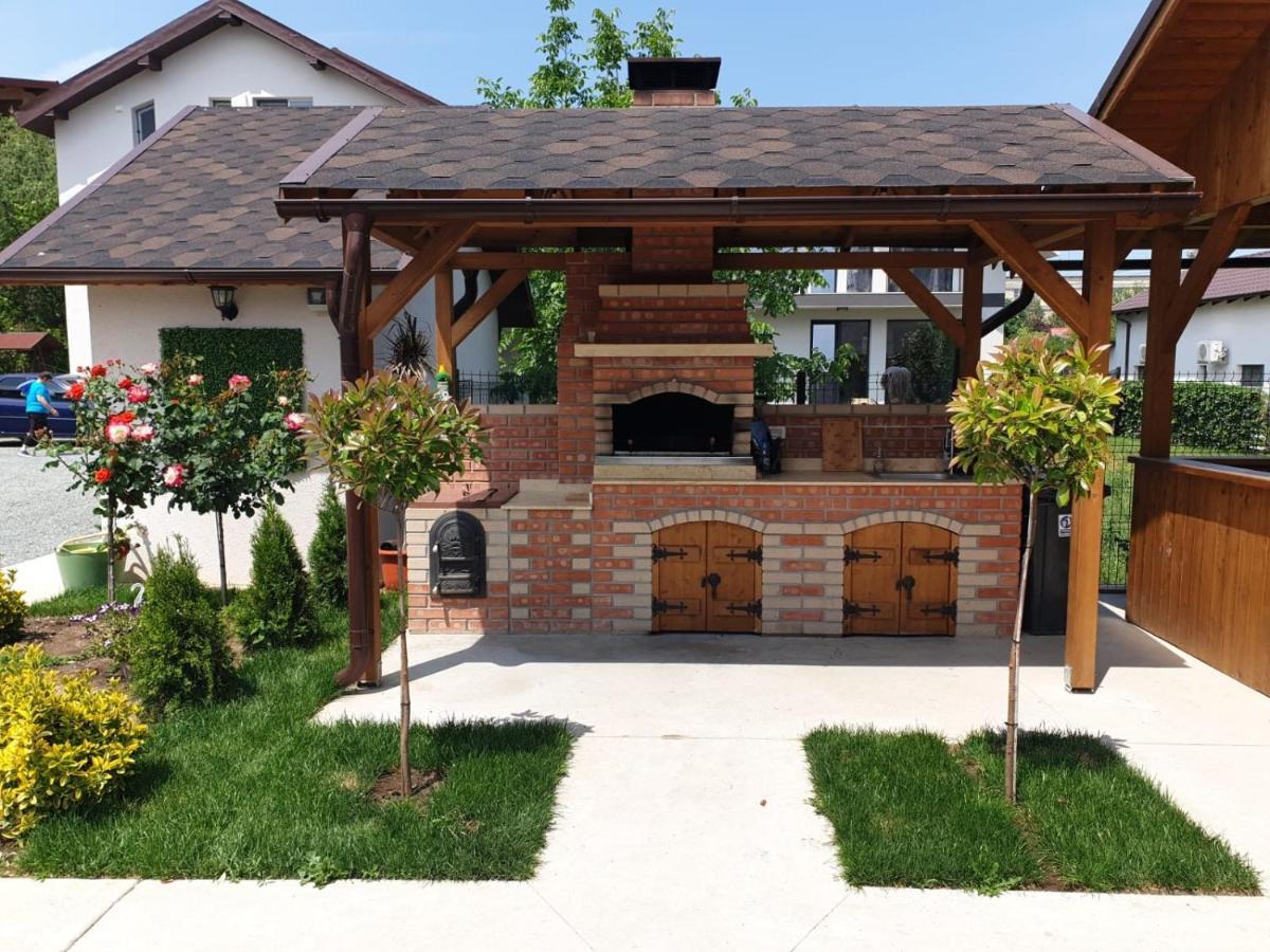 Vila Yna Năvodari Exteriör bild