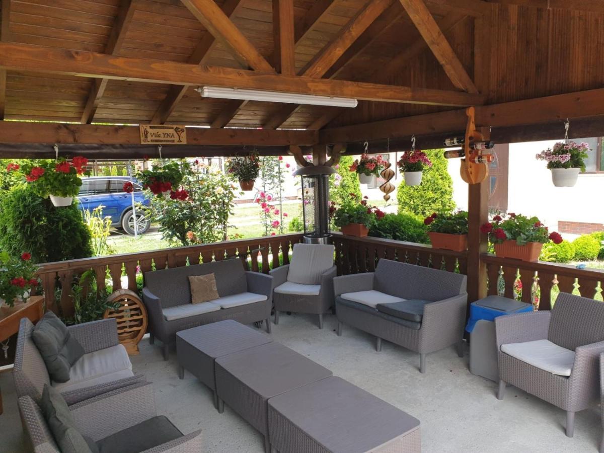 Vila Yna Năvodari Exteriör bild