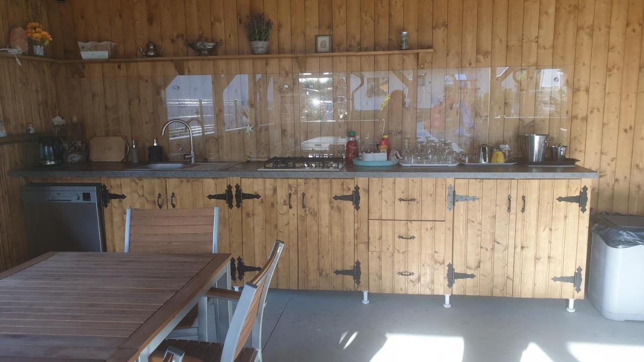 Vila Yna Năvodari Exteriör bild