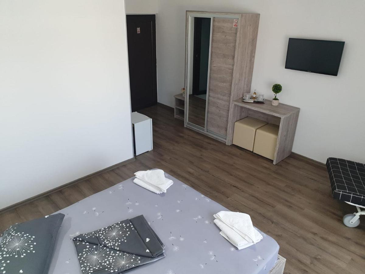 Vila Yna Năvodari Exteriör bild