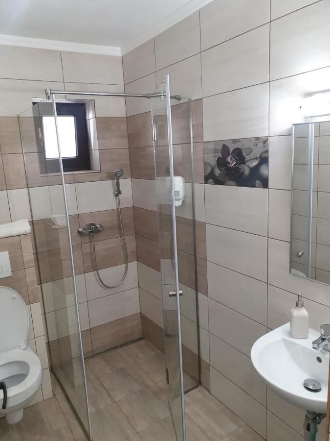 Vila Yna Năvodari Exteriör bild