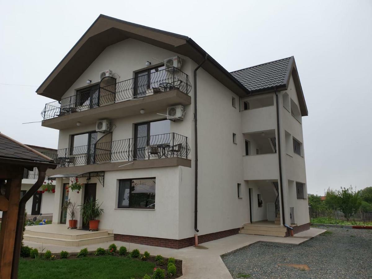 Vila Yna Năvodari Exteriör bild